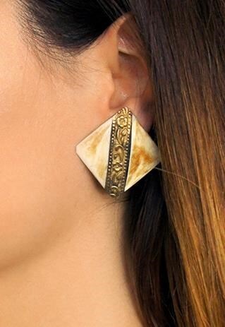 VINTAGE CLIP ON EARRINGS