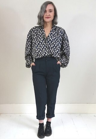 VINTAGE 80'S NAVY FLORAL LIGHTWEIGHT SILKY BLOUSE