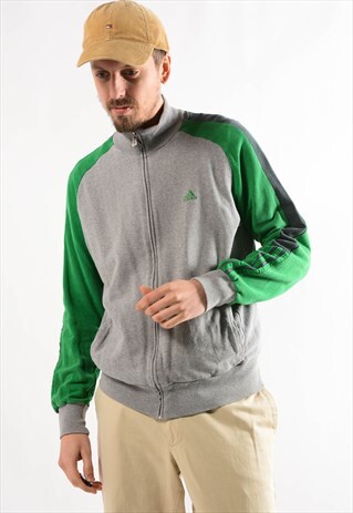 ZIP UP ADIDAS SWEATSHIRT.