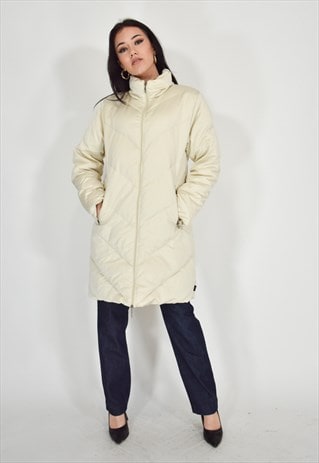Moncler White coat | SecondChancy 