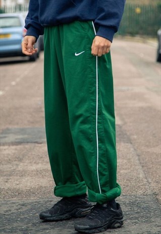 VINTAGE NIKE POPPER TRACKSUIT BOTTOMS IN EMERALD GREEN
