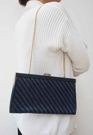 VINTAGE 80S BLUE STRAW SHOULDER BAG WITH GOLDEN CHAIN