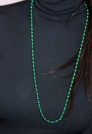 80'S VINTAGE GREEN METALLIC BEADED NECKLACE