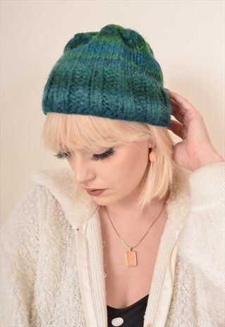 VINTAGE KNITTED BEANIE HAT IN GREEN