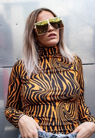 OVERSIZE SUNGLASSES IN BROWN WITH GOLD FRAMES