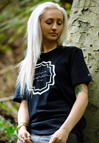 SHORT-SLEEVED BLACK TSHIRT SLOGAN WANDERLUST GRAPHIC PRINT