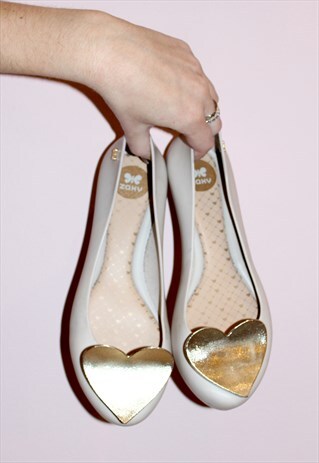 ZOXY CREAM JELLY DOLLY BALLERINA SHOE PUMP WITH GOLD HEARTS