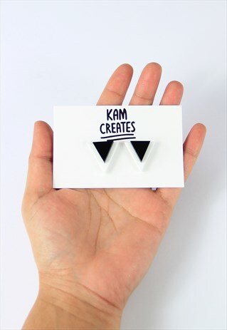 ACRYLIC TRIANGLE SHARD STUDS IN BLACK AND WHITE