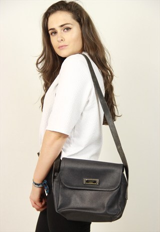 VINTAGE NAVY SHOULDER BAG