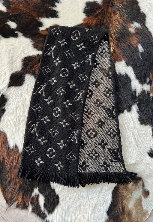 louis vuitton  Fashion, Louis vuitton monogram shawl, Louis vuitton