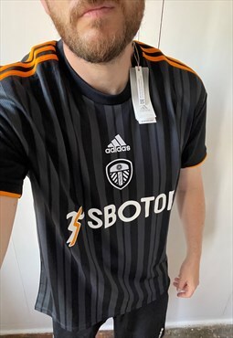 2022-23 Leeds United Third Shirt