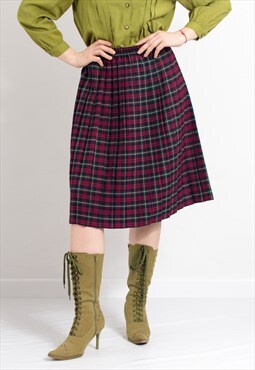 Vintage Midi pleated tartan skirt in plaid grunge