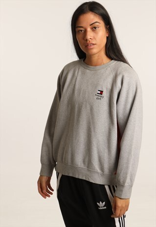 VINTAGE TOMMY HILFIGER EMBROIDERED LOGO SWEATSHIRT