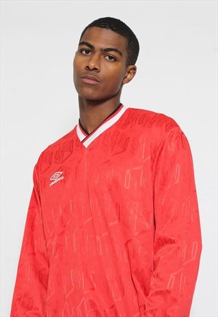 VINTAGE UMBRO LONG SLEEVED FOOTBALL T-SHIRT RED