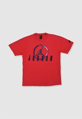 VINTAGE 90S NIKE AIR JORDAN GRAPHIC T-SHIRT IN RED