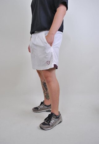 VINTAGE NIKE TENNIS SHORTS