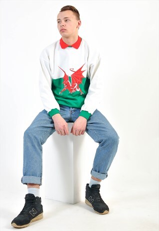 VINTAGE 90S POLO SWEATSHIRT IN DRAGON PRINT