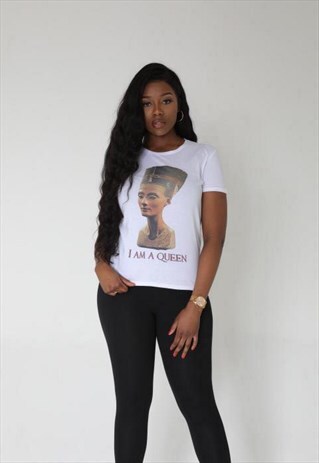 I AM A QUEEN GRAPHIC T-SHIRT