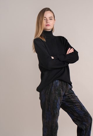 MERINO WOOL TURTLE NECK SWEATER