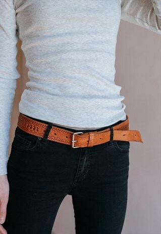 VINTAGE 90S PATTERNED LEATHER BELT