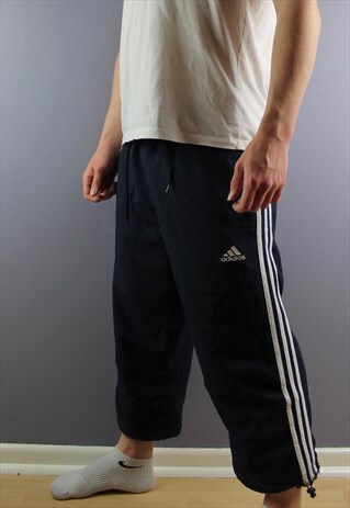 VINTAGE ADIDAS 3/4 LENGTH SHORTS IN NAVY WITH POCKETS WITH E
