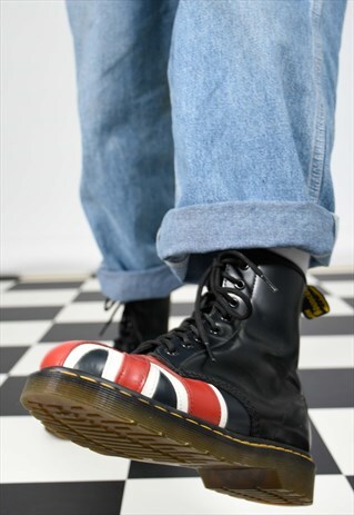 DR MARTENS UNION JACK ANKLE BOOTS