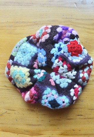 OVERSIZED CROCHET SCRUNCHIE
