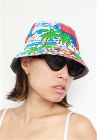 Y2K RED BEACH SURF PRINT BUCKET HAT