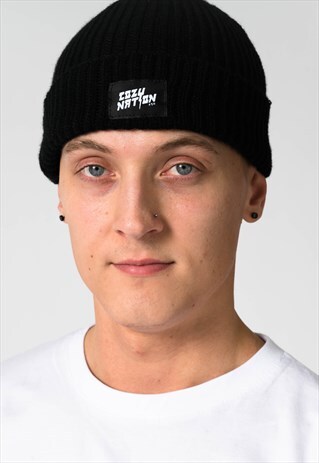 BEANIE IN BLACK