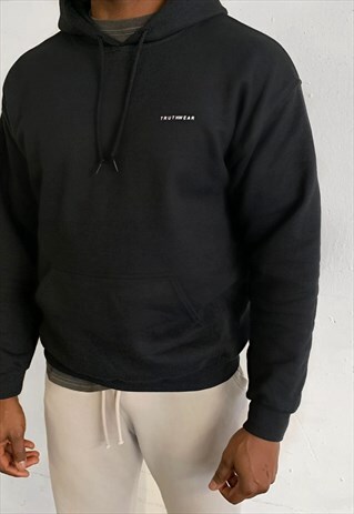 TRUTHWEAR BLACK ESSENTIALS HOODIE