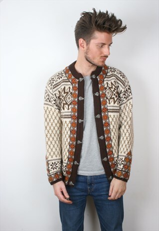 VINTAGE CHUNKY KNIT NORWEGIAN CLASPED WOOLLEN CARDIGAN