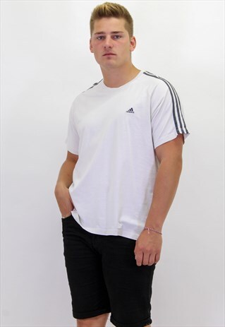 VINTAGE ADIDAS T-SHIRT