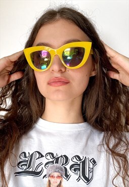 Vintage Y2K iconic cat eye sunglasses in yellow