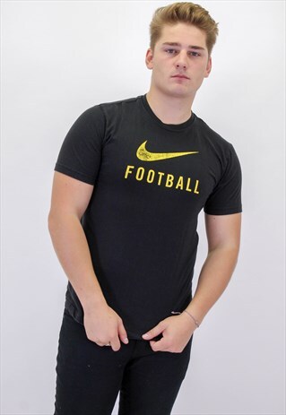 VINTAGE NIKE FOOTBALL T-SHIRT IN BLACK