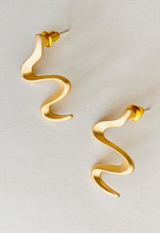 GOLDEN STUD EARRING