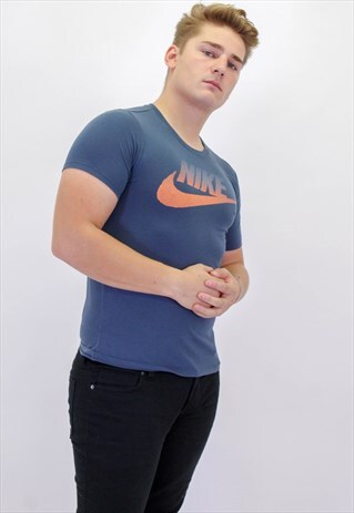 VINTAGE NIKE T-SHIRT IN BLUE