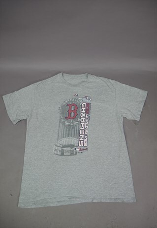 VINTAGE MAJESTIC 2013 BOTON RED SOX GRAPHIC T-SHIRT IN GREY