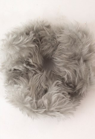 GREY FAUX FUR SCRUNCHIE