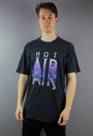 VINTAGE NIKE AIR T-SHIRT IN NAVY WITH FRONT PRINT. RARE TEE.