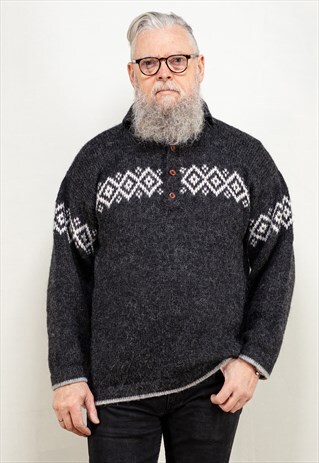 Vintage 90's Men Aztec Pattern Wool Sweater in Grey