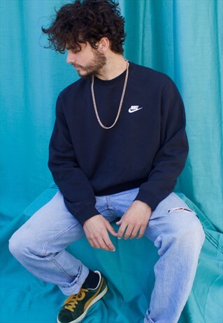VINTAGE BLACK NIKE SWEATSHIRT