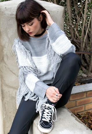 FRINGED KNITTED JUMPER - GREY