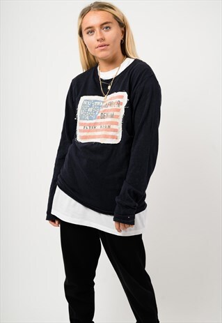 VINTAGE TOMMY HILFIGER FLAG GRAPHIC LONGSLEEVE T-SHIRT