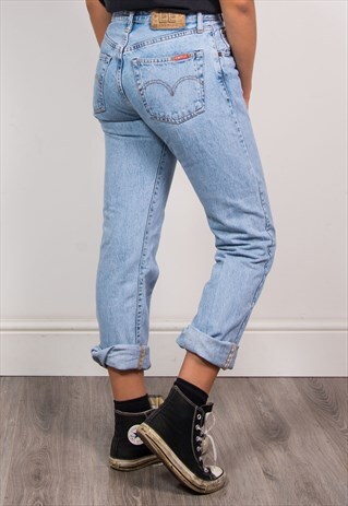 90'S VINTAGE LIGHT BLUE DENIM MOM HIGH WAIST JEANS