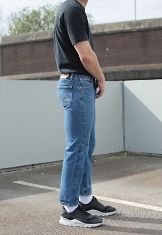 VINTAGE LEVIS 501 JEANS