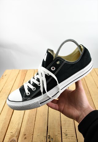 VINTAGE CONVERSE ALL STARS BLACK AND WHITE SIZE UK 11