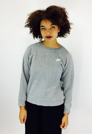NIKE SWOOSH EMBROIDERED SWEATSHIRT