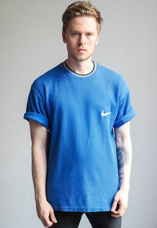 VINTAGE NIKE T-SHIRT