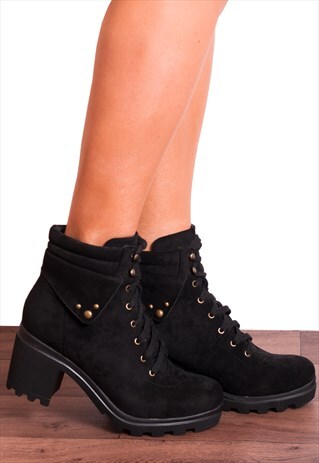 BLACK BLOCK HIGH HEELED FAUX SUEDE GOLD METAL COLLAR ANKLE B