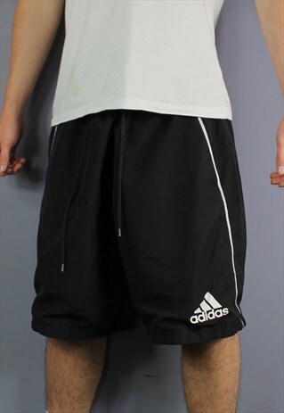 VINTAGE ADIDAS SHORTS IN BLACK WITH POCKETS, PRINTED LOGO AN
